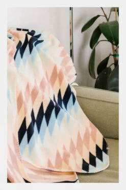 Slowtide White Sands Blanket -Urban Threads a35241488787o