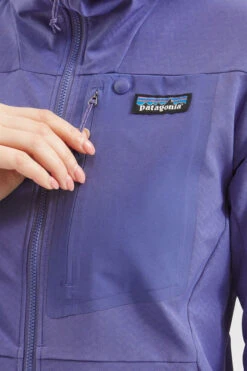 Patagonia Womens R1 Crossstrata Hoody Jacket -Urban Threads b11ad90140 9090 t