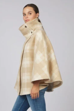 Womens Helena Poncho -Urban Threads b11ag90007 1481 j