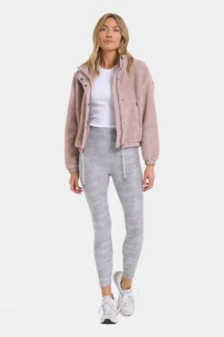 Vuori Womens Cozy Sherpa Jacket -Urban Threads b11beb0259 6363 e