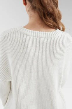 Womens Gondwana Classic Knitted Jumper 20 Womens Gondwana Classic Knitted Jumper -Urban Threads b11bfa0386 1111 y