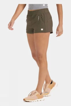 Vuori Womens Dash Shorts -Urban Threads b11caa0150 5050 o