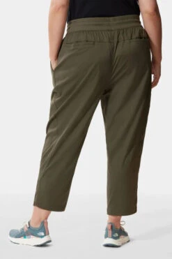 The North Face Womens Plus Size Aphrodite Capri Trousers 11 The North Face Womens Plus Size Aphrodite Capri Trousers -Urban Threads b11cd90020 5454 b