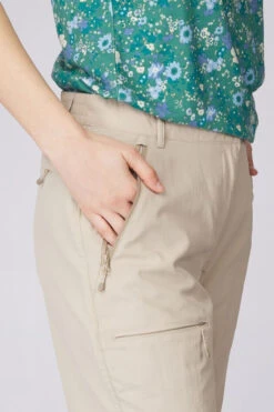 Womens Jungle Travel Capri Trousers -Urban Threads b11cd90032 1616 h