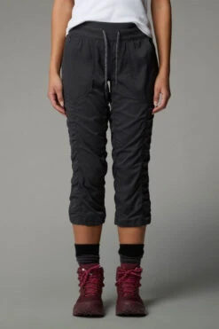 The North Face Womens Aphrodite 2.0 Capri Trousers -Urban Threads b11cd90046 7171 m