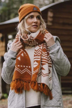 Unisex West Coast Recycled Acrylic Scarf -Urban Threads b11jca0026 2727 h