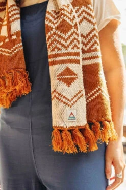 Unisex West Coast Recycled Acrylic Scarf -Urban Threads b11jca0026 2727 m