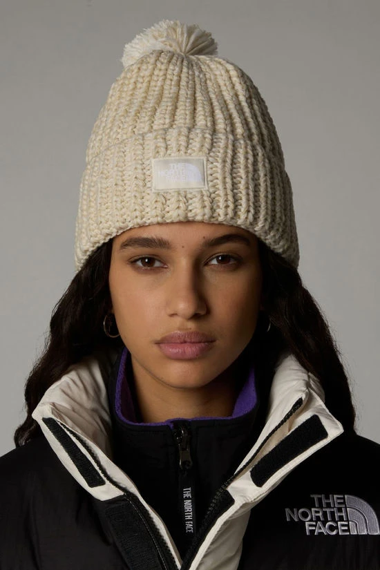 The North Face Womens Cozy Chunky Cabin Beanie 5 The North Face Womens Cozy Chunky Cabin Beanie - Image 3