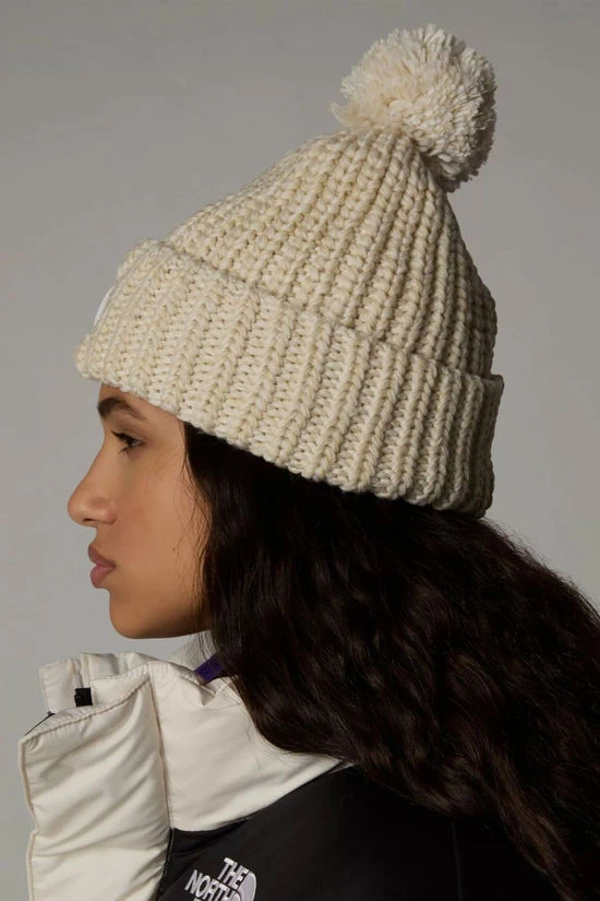 The North Face Womens Cozy Chunky Cabin Beanie 6 The North Face Womens Cozy Chunky Cabin Beanie - Image 4