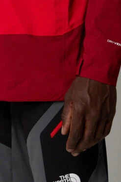 The North Face Mens Signal 2.5L DryVent Jacket -Urban Threads b12ae90450 3031 z