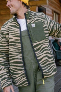 Mens Trekker Recycled Deep-Pile Sherpa Fleece -Urban Threads b12beb0307 5556 f