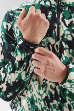 The North Face Mens Glacier Printed Quarter Zip Fleece 20 The North Face Mens Glacier Printed Quarter Zip Fleece -Urban Threads b12bee0088 5907 u