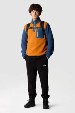 The North Face Mens Yumiori Quarter Zip Fleece -Urban Threads b12bee0089 2741 f
