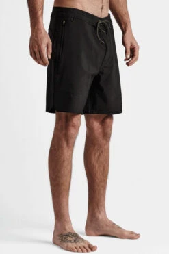 Roark Layover Trail 3.0 18'' Shorts 10 Roark Layover Trail 3.0 18'' Shorts -Urban Threads b12caa0388 7070 c