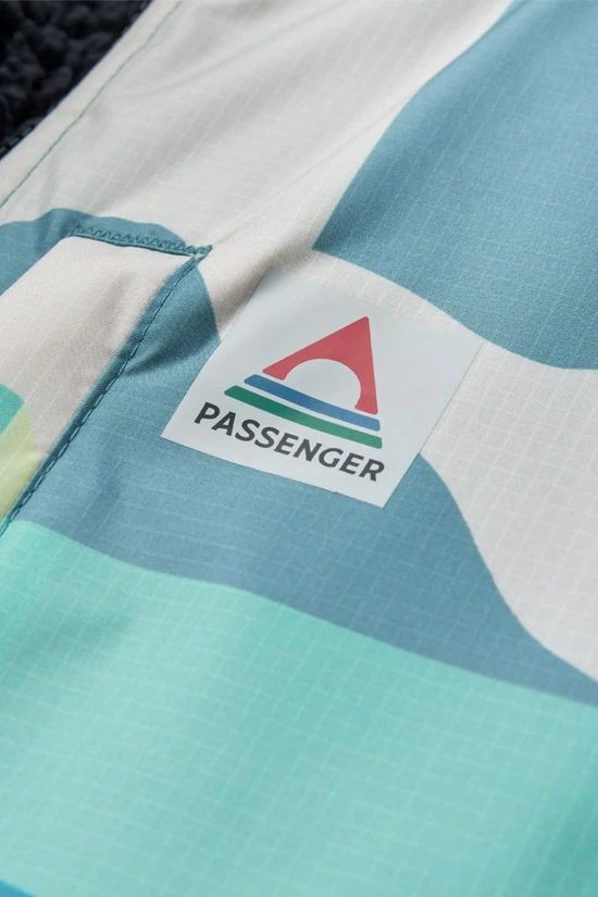 Unisex Waves Recycled Sherpa Lined Changing Robe 6 Unisex Waves Recycled Sherpa Lined Changing Robe - Image 4