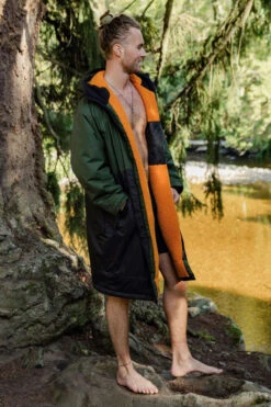 Tempest Recycled Waterproof Change Robe -Urban Threads f13jcd0003 5270 i