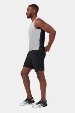 On Mens Hybrid Shorts -Urban Threads k16145147070f