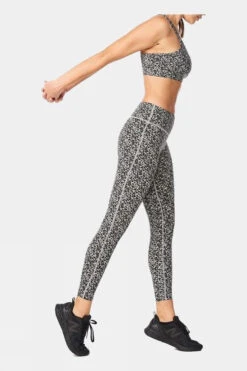 2XU Womens Form Mid-Rise Compression Tights -Urban Threads k2614402 7010 q